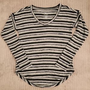 American Eagle Outiftters || striped vneck longsleeve top